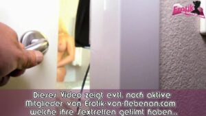 Voyeur überrascht Bodybuilderin und fickt sie anal